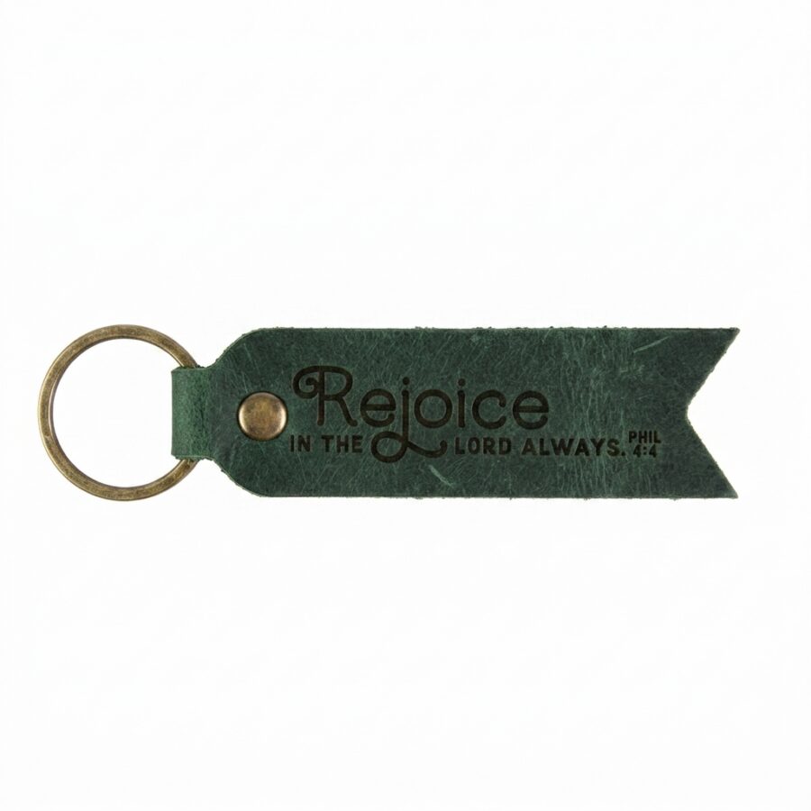 Flat full grain leather keychain eden green in genuine full-grain cowhide with a clean unprinted finish