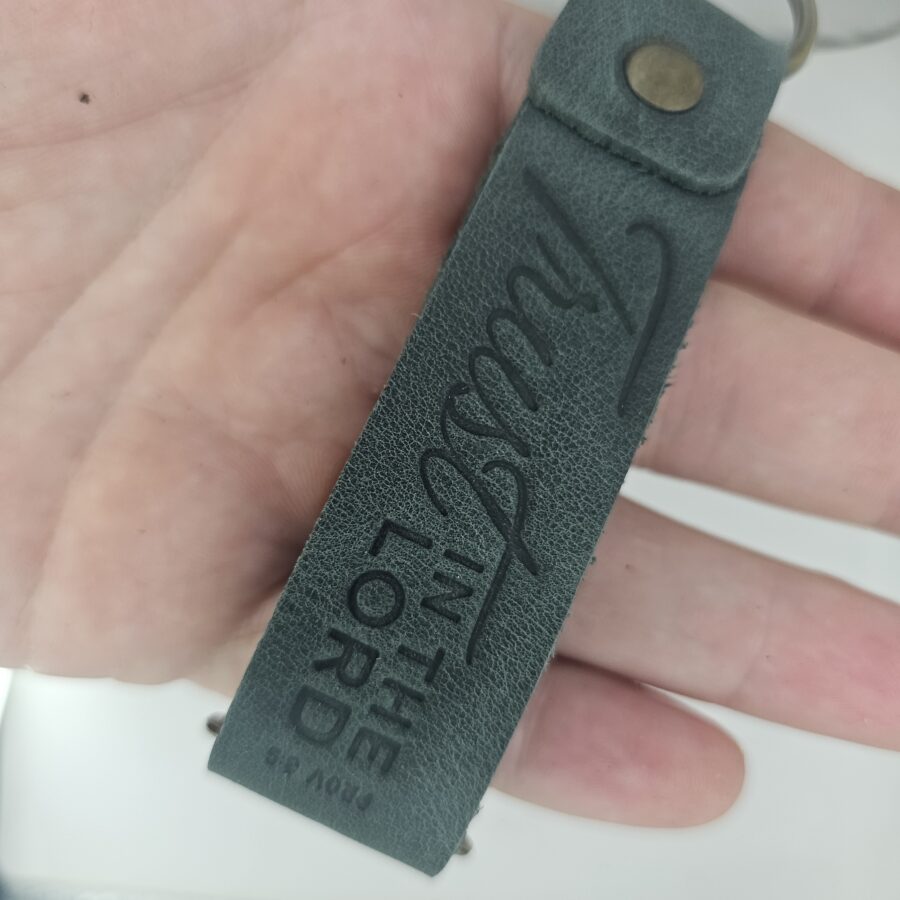 Trust in the Lord Leather Hook Keychain – Eden Green — detail 1